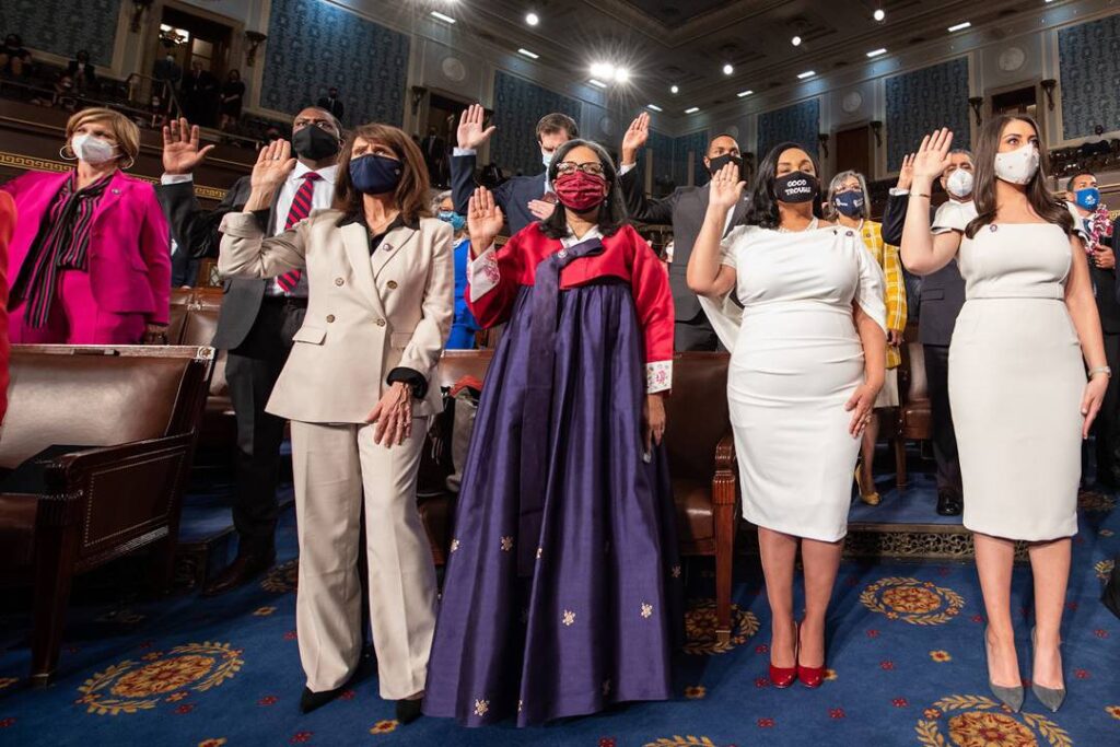Congresswoman wears hanbok at swearing-in ceremony, honors Korean immigrant mom