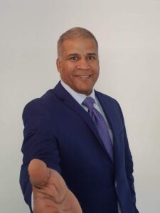How To Reinvent Yourself & Succeed In America | Luis Moro, Cuban American Filmmaker & Entrepreneur