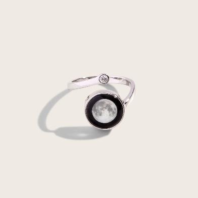 Nature-Inspired Accessories a Fresh Summer Fashion Statement