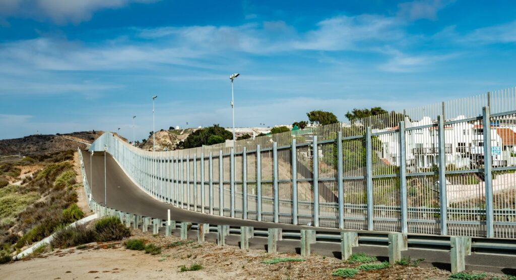 Navigating the Border Crisis: Analyzing Policy Options Amidst Polarized Politics